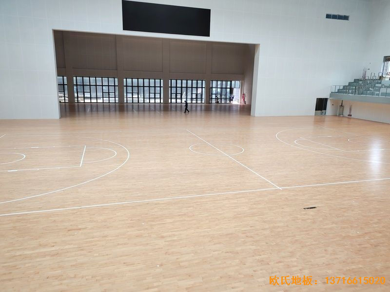 四川達州文理學院體育木地板鋪設案例