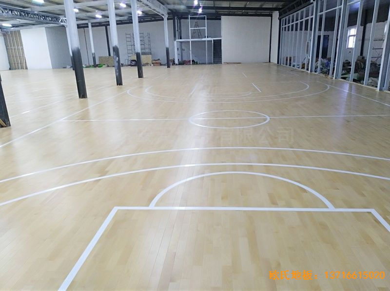 河南濮陽永康籃球訓練中心體育木地板鋪設案例