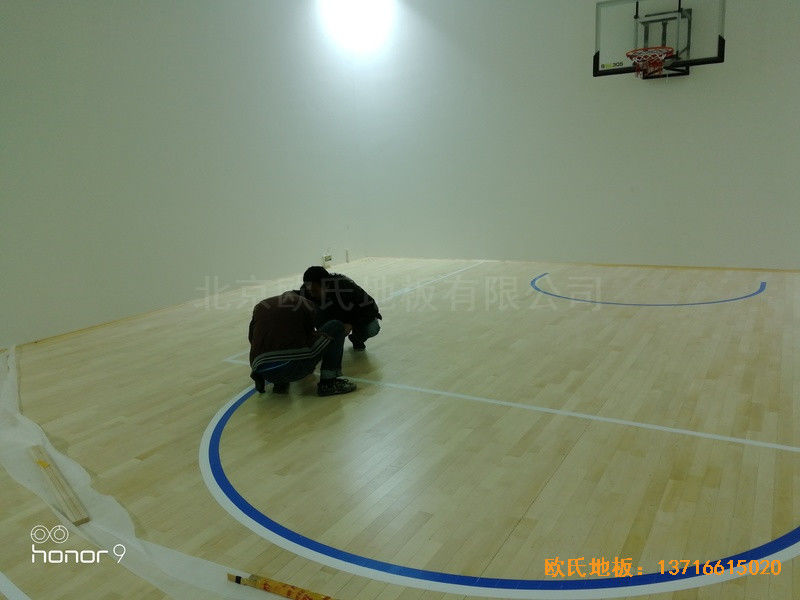 上海閔行西郊莊園2區156號籃球館體育木地板鋪裝案例2