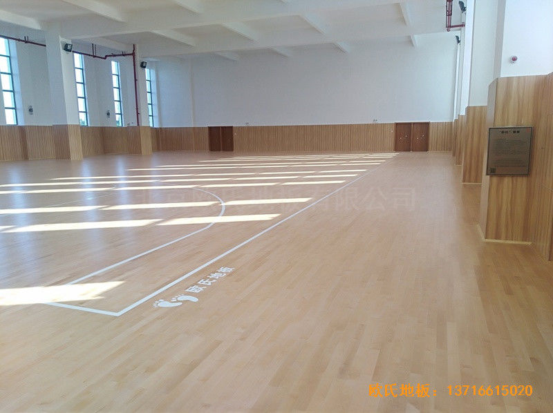 廣州南沙區珠江中學籃球館運動地板鋪設案例4