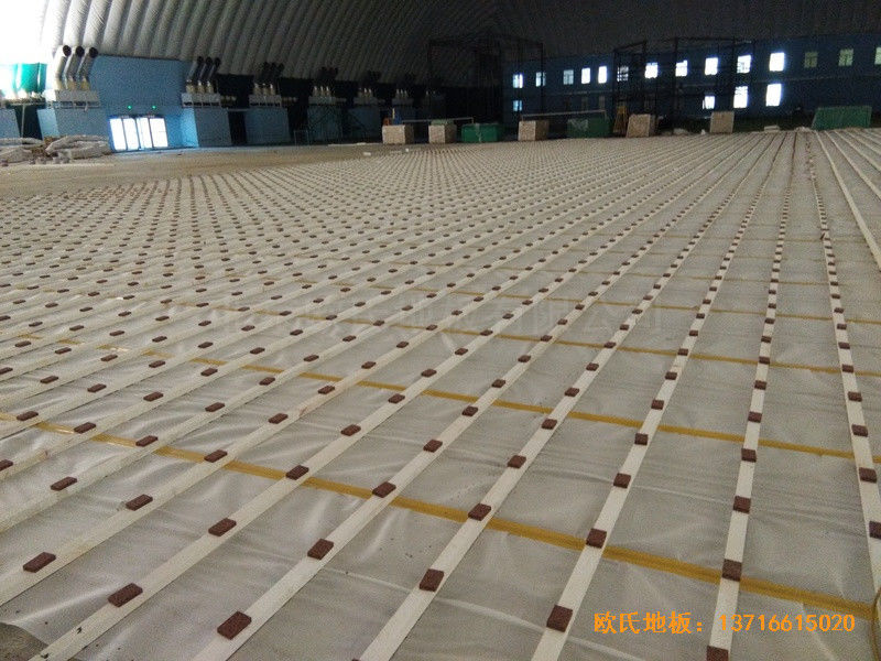 河北華中溫泉假日酒店籃球館運動木地板鋪裝案例1