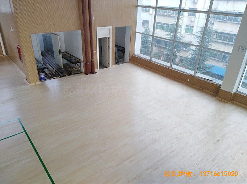 河南南陽十三中籃球館體育地板施工案例4