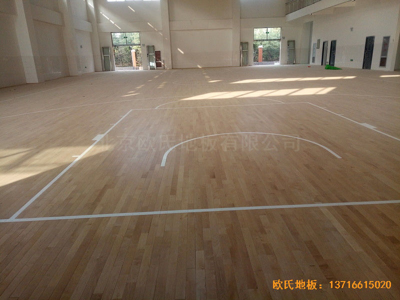 洛陽伊水小學籃球館運動木地板鋪設案例0