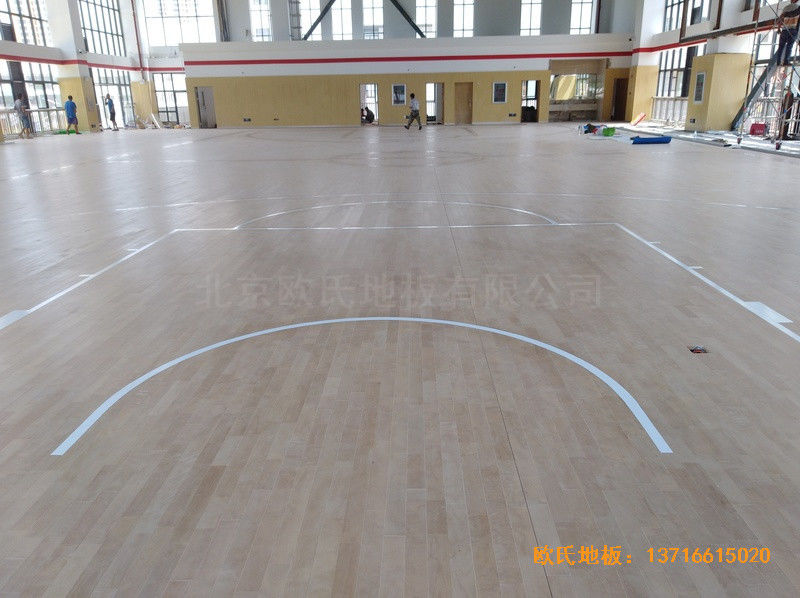 云南倪家營第三小學籃球館體育地板安裝案例0
