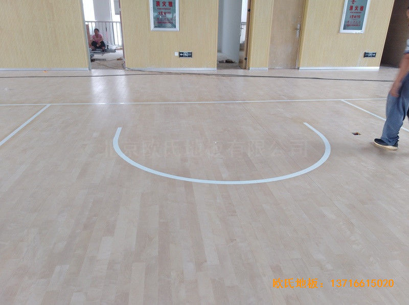 云南倪家營第三小學籃球館體育地板安裝案例3