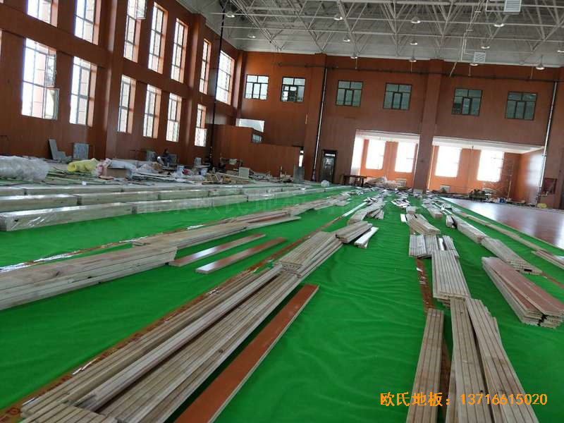 海南民族高中籃球館運動地板鋪設案例2