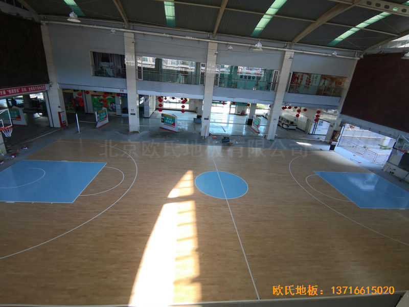 福建龍巖羅龍西路269號籃球館體育地板施工案例4