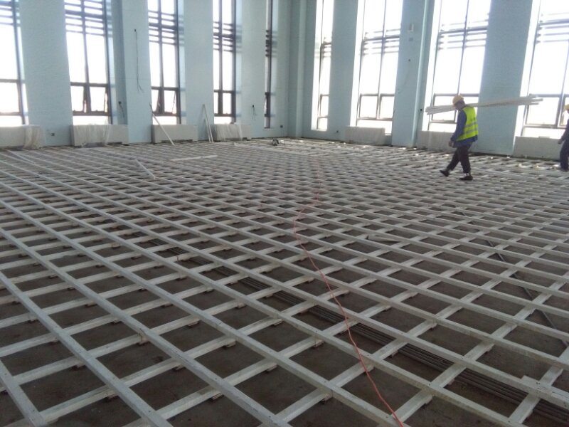 甘肅敦煌大酒店羽毛球場和網球場運動木地板鋪設工程2