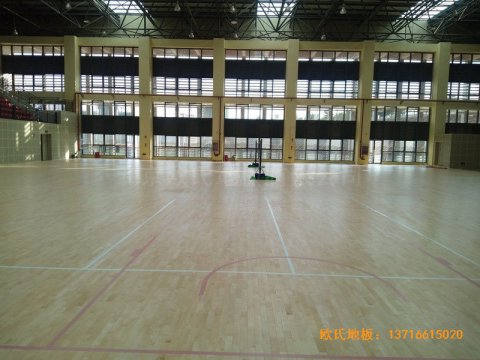 云南滇西技術大學總部籃球館體育木地